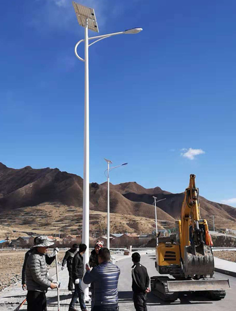 甘南碌曲10米通渭太阳能路灯项目